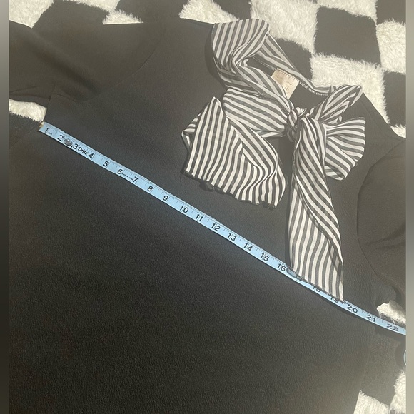 🖤🤍Black and White Zadie B’s Neck Tie, Bell Sleeve Tunic🖤🤍 - Picture 9 of 10